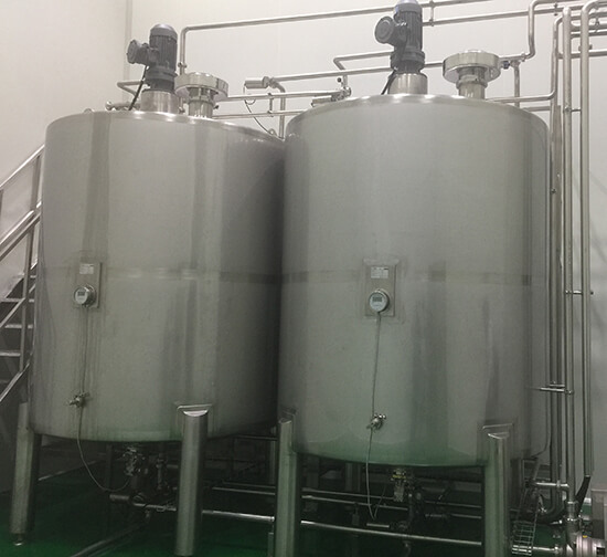 Blending tank