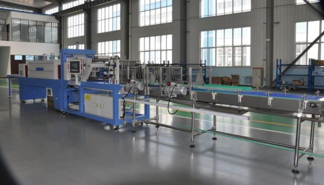 Film shrink packing machine