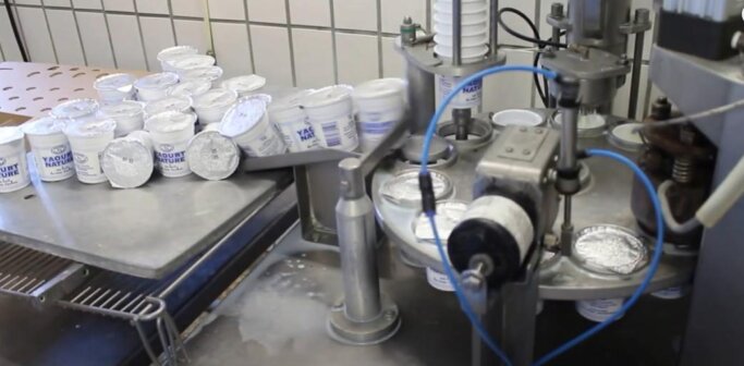 yoghurt filling machine